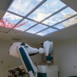 Plafond lumineux Cumulux dans une salle de radiothérapie avec Cyberknife
