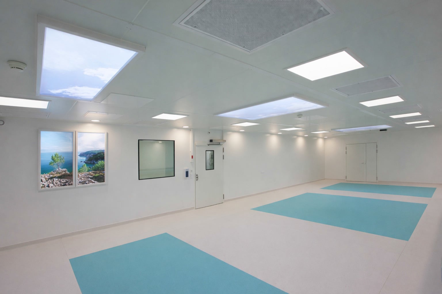Luminaires Cumulux XL installés dans le service UCP d'un hôpital